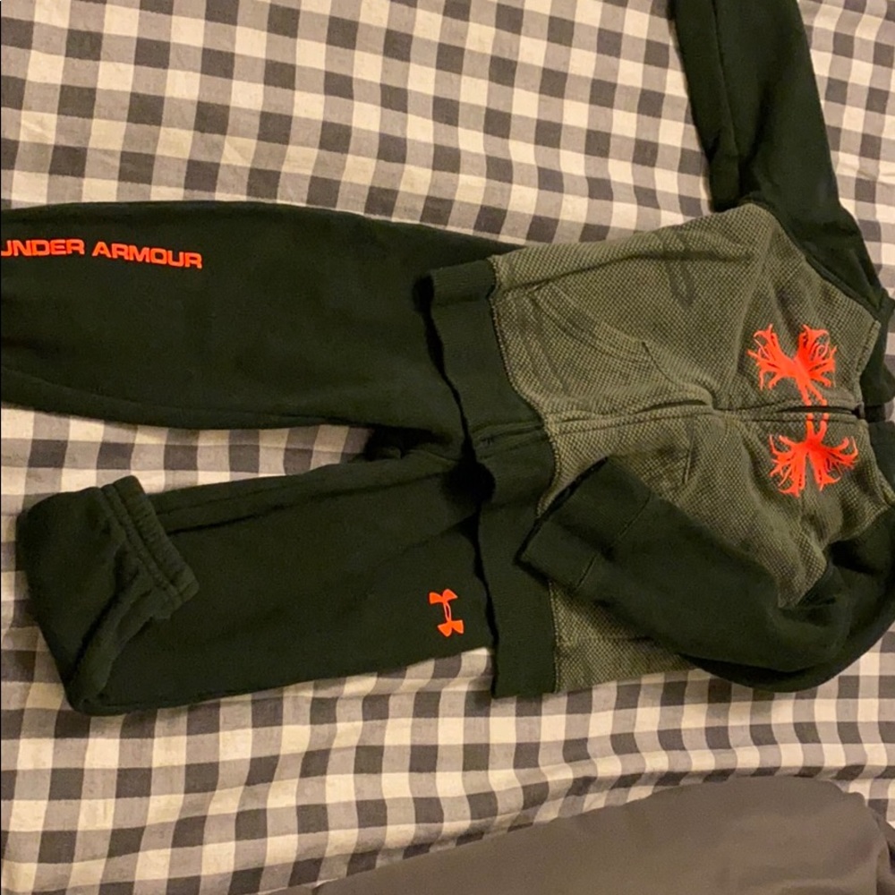 24M Under Armour sweat suit